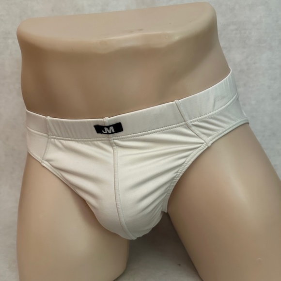JM Pouch Swim Briefs Large runs small Gently worn 86% polyester / 14% spandex - Picture 4 of 5